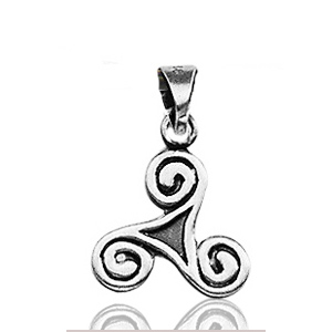 Pendentif Triskel Celte en argent patiné